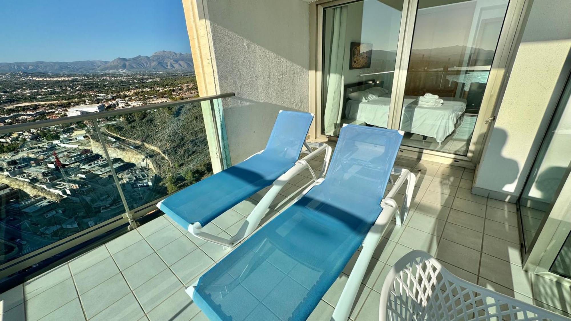 Highrise Apartment With Stunning Views From Private Balcony 85 Бенидорм Екстериор снимка