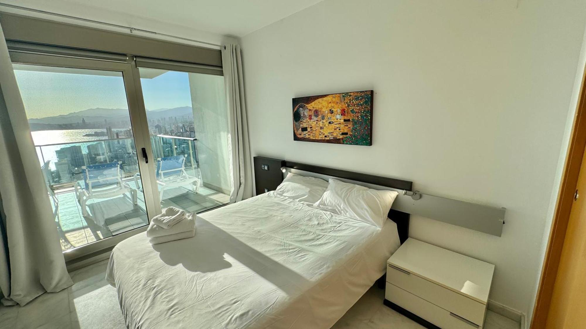 Highrise Apartment With Stunning Views From Private Balcony 85 Бенидорм Екстериор снимка