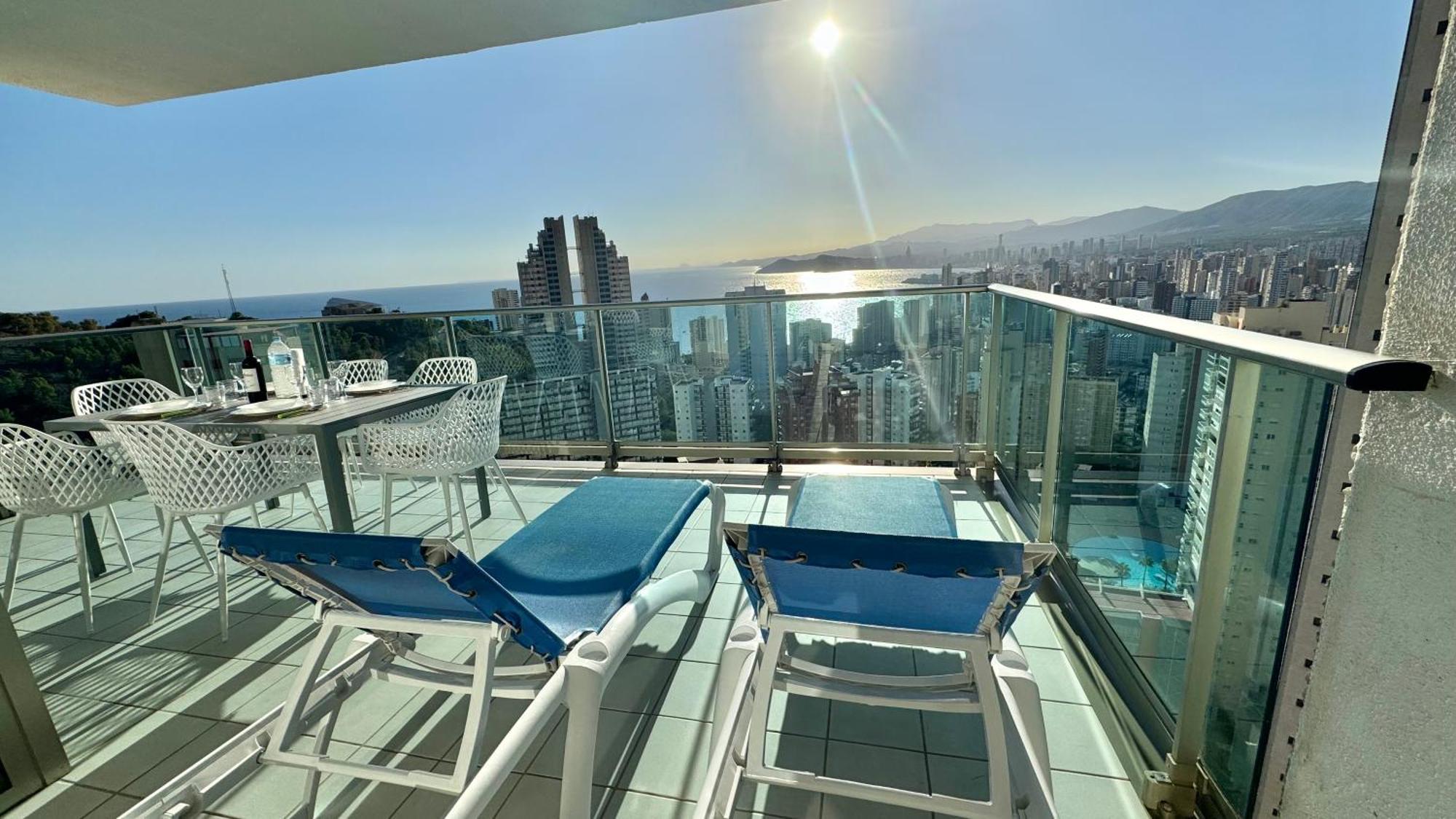 Highrise Apartment With Stunning Views From Private Balcony 85 Бенидорм Екстериор снимка